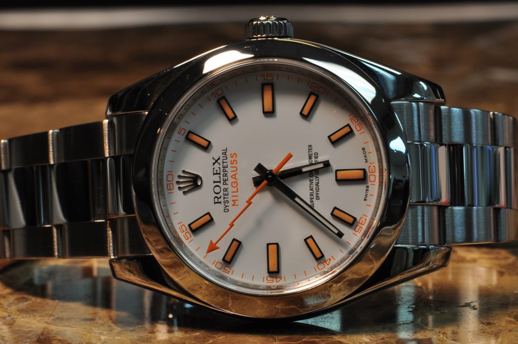 The Oystersteel fake watch has a white dial.